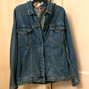 Free people Denim Jacket Size Large Excellent Preowned Condition